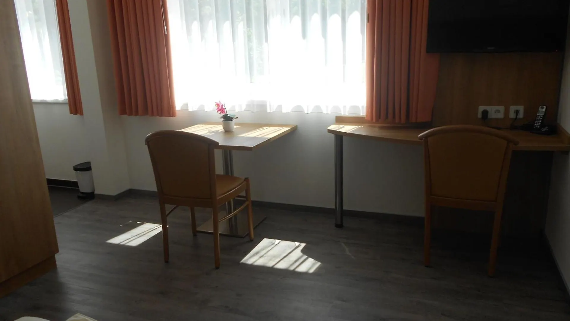 Apartment-Pension Schwalbennest Herzogenaurach Guest house